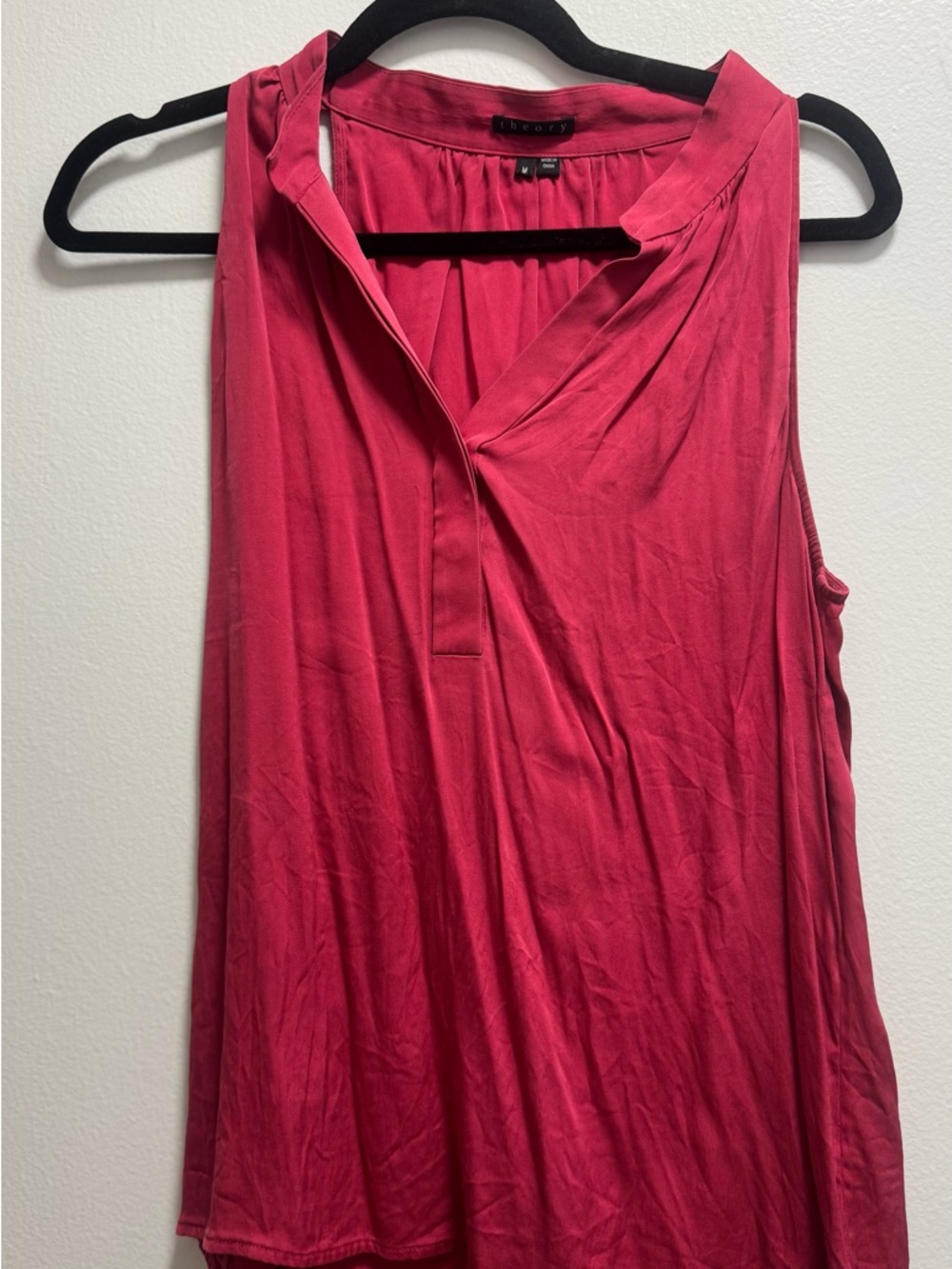 Theory Sleeveless Split-Neck Tank Top in red